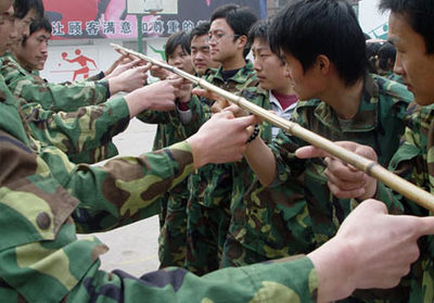 拓展训练游戏齐眉棍